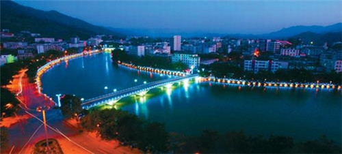 适合投资小开的可升降学习桌加盟店有哪些，可升降书桌有用吗