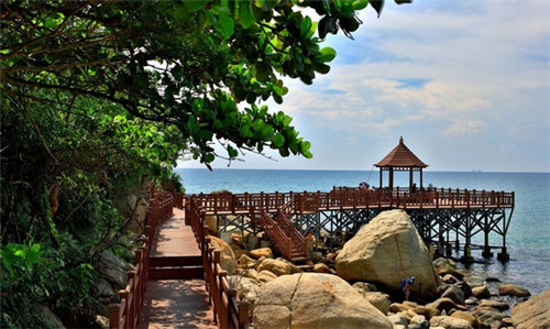 加盟八角亭过桥米线在玉门市需要投资多少钱，在玉门市适合90后的米线加盟品牌有哪些